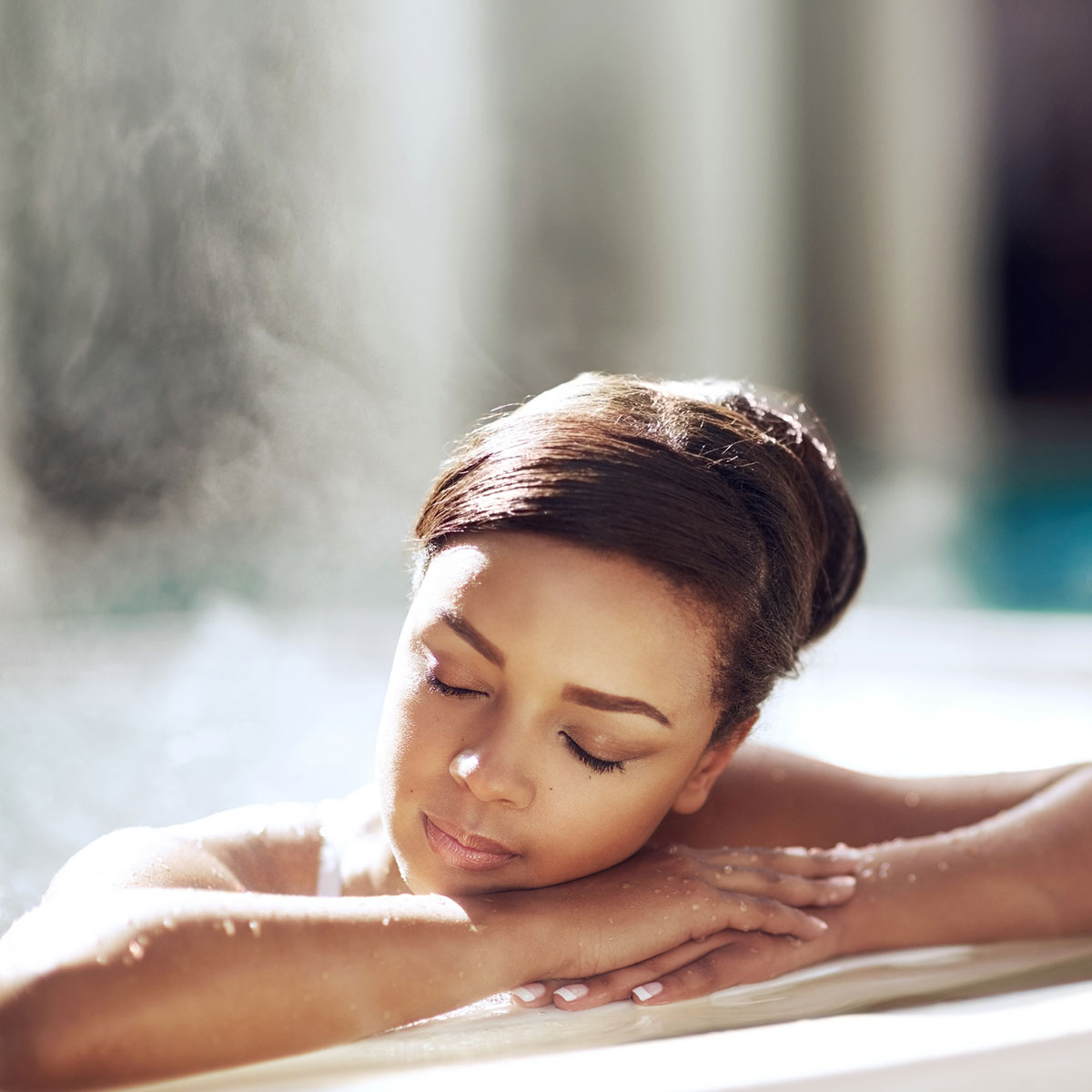 Nordic Pure Basenbad - Badende Frau