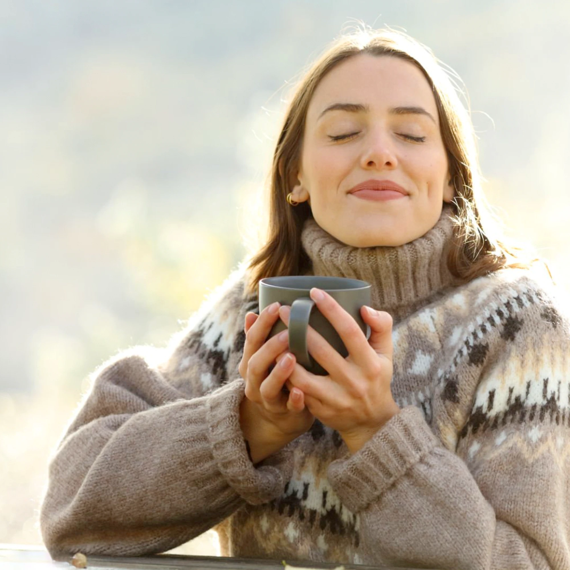 Bitter Ritual_Frau mit Teetasse