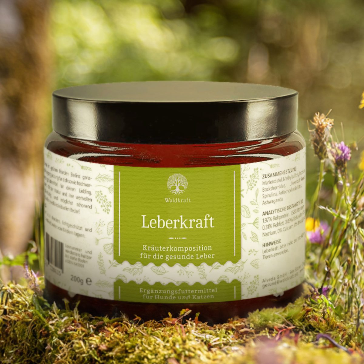 Waldkraft Leberkraft Tiegel auf Wiese